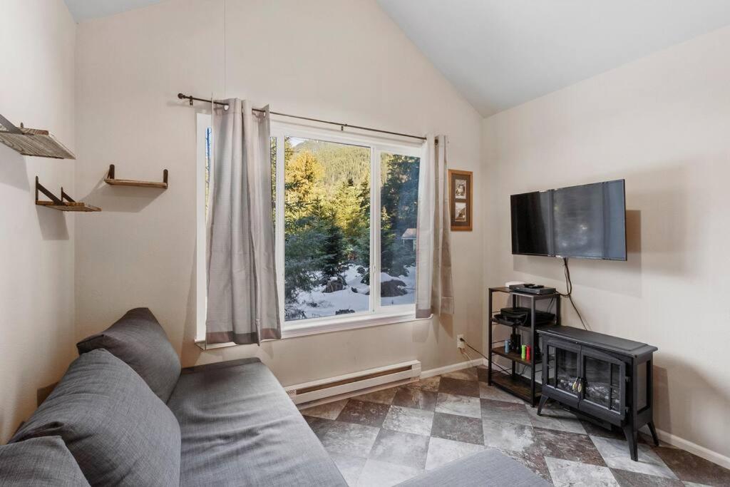 Cozy Tiny Home Steps Away From Mt. Rainier Ashford Exterior photo